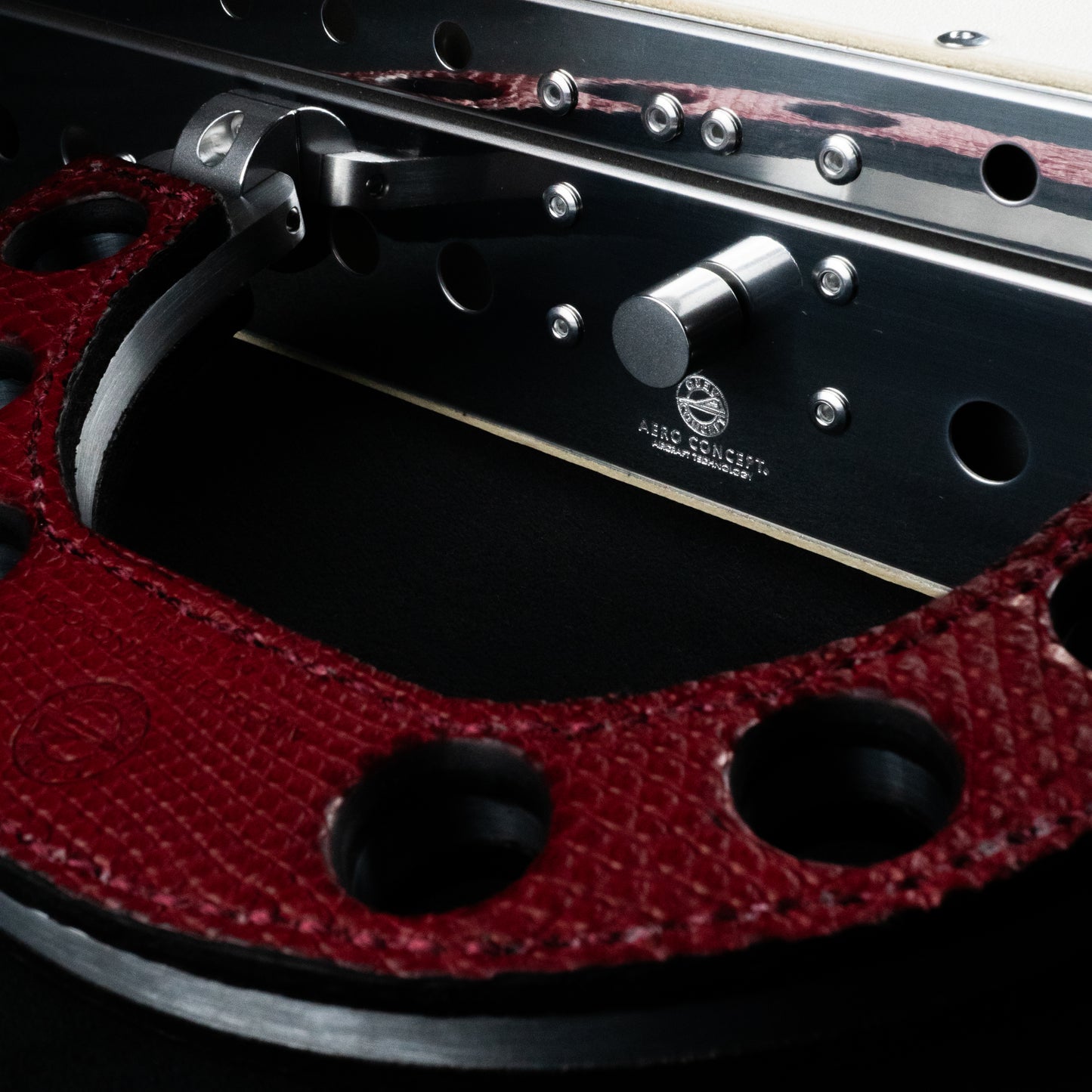【エアロコンセプト】Vanity Inner Case  White & Lizard Red